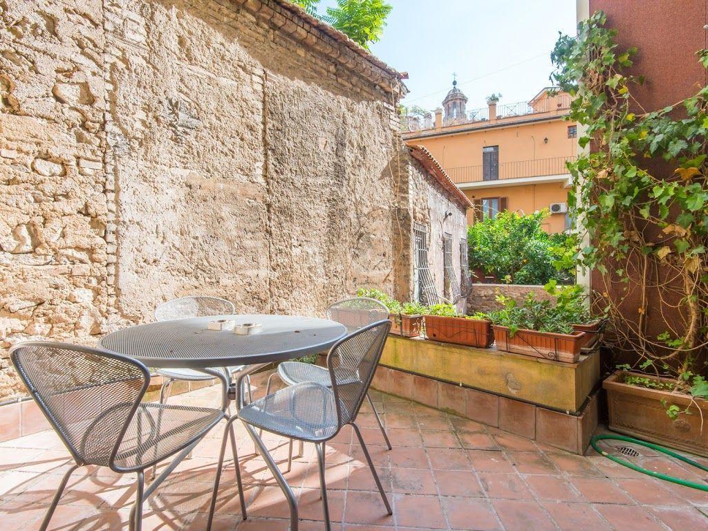 Apartment Portico *