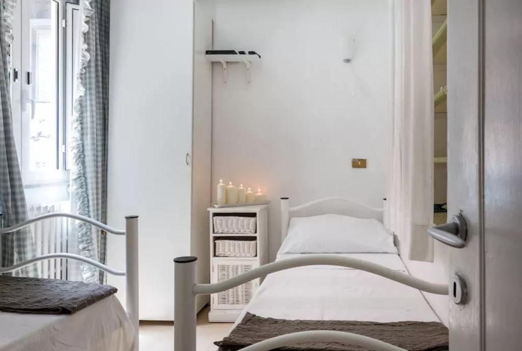 Apartment Via Laurina 40 Rome
