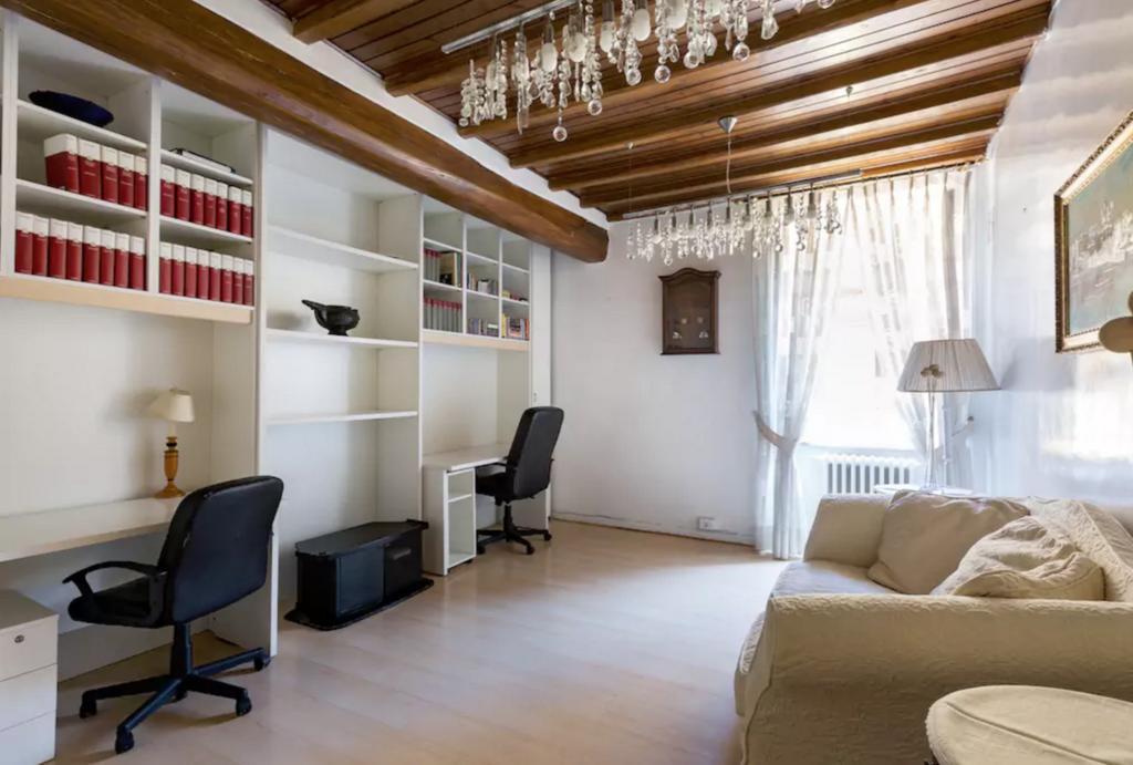 Apartment Via Laurina 40 *