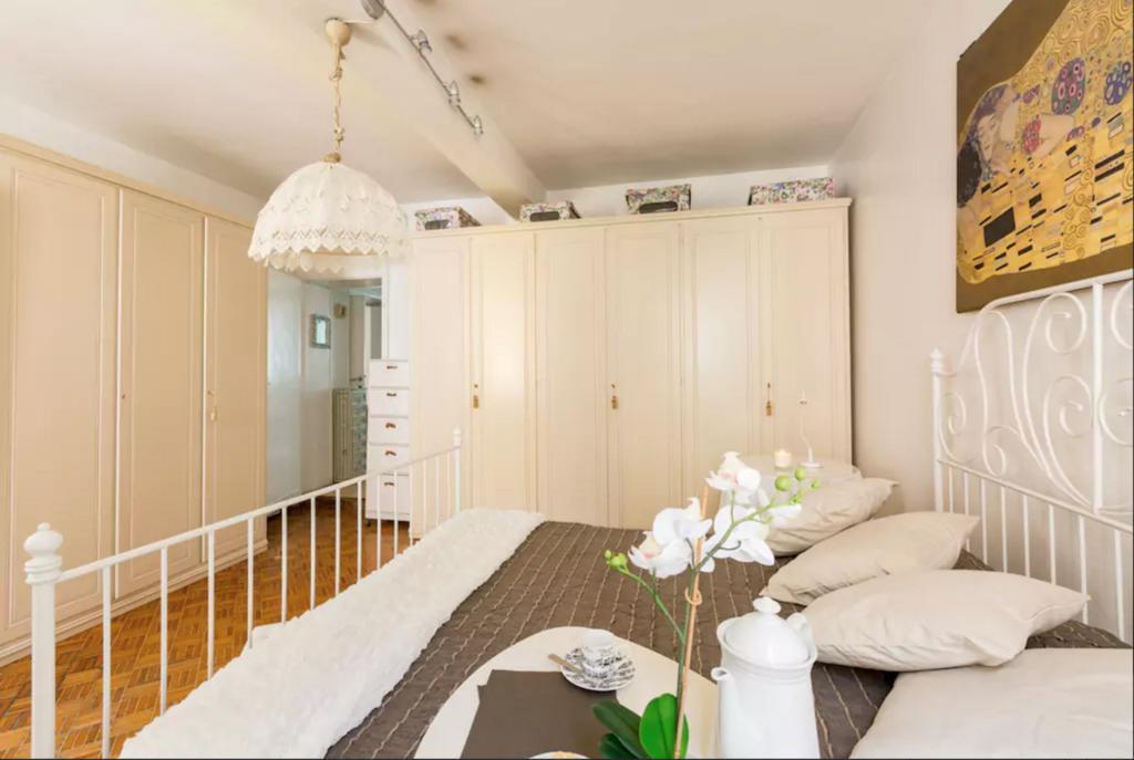 Apartment Via Laurina 40 Rome