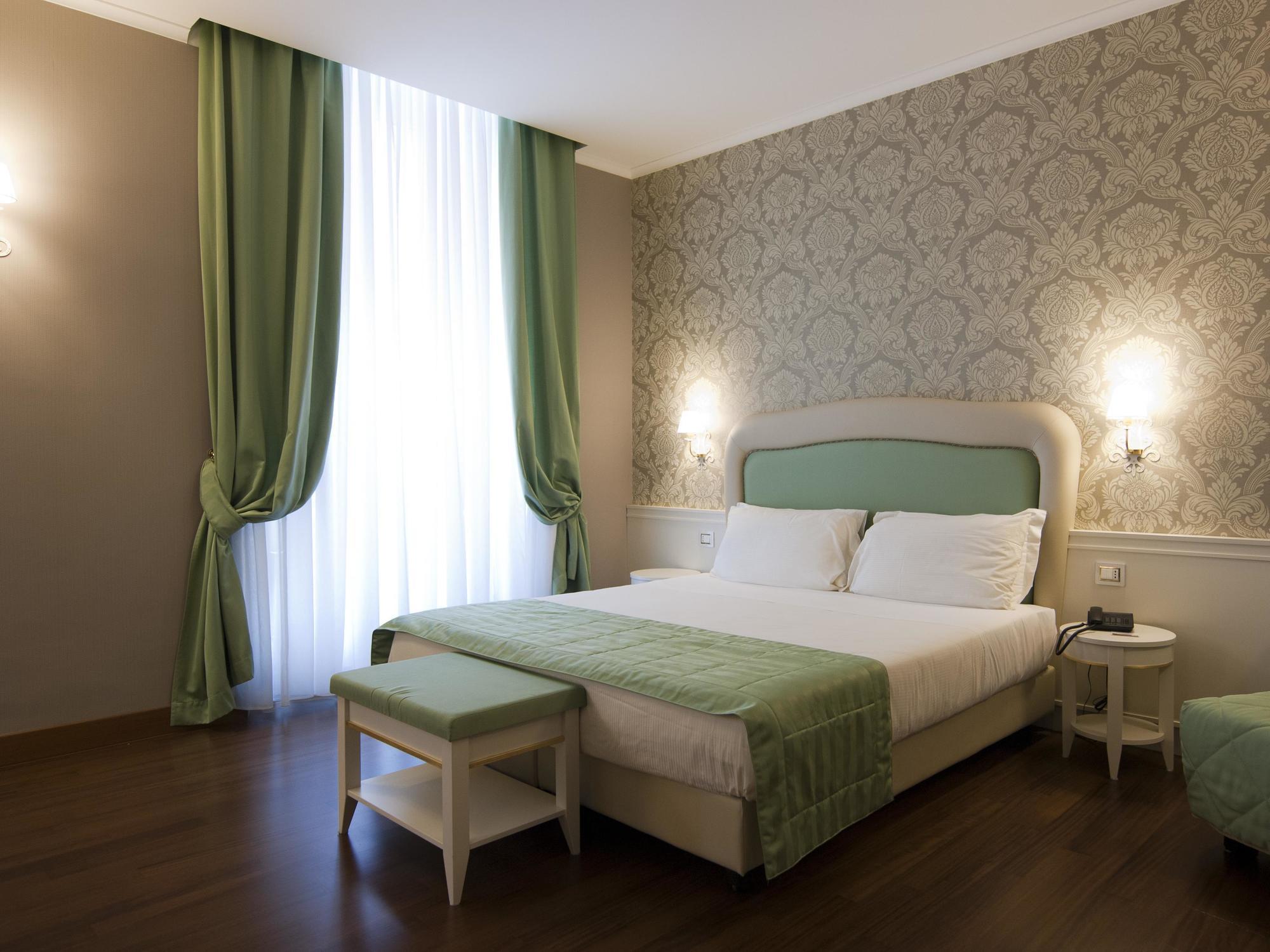 Leonardo Boutique Monti