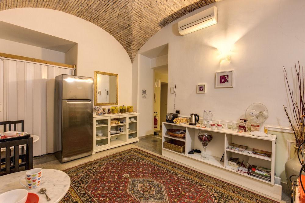 Guest house Persepolis