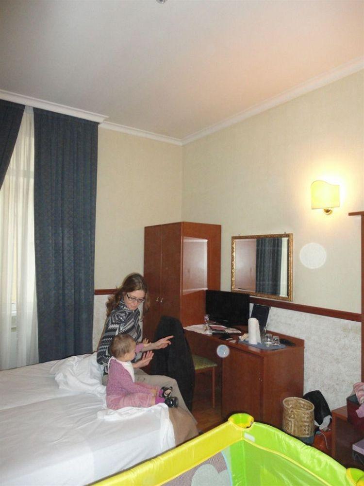 Hotel Paris Rome