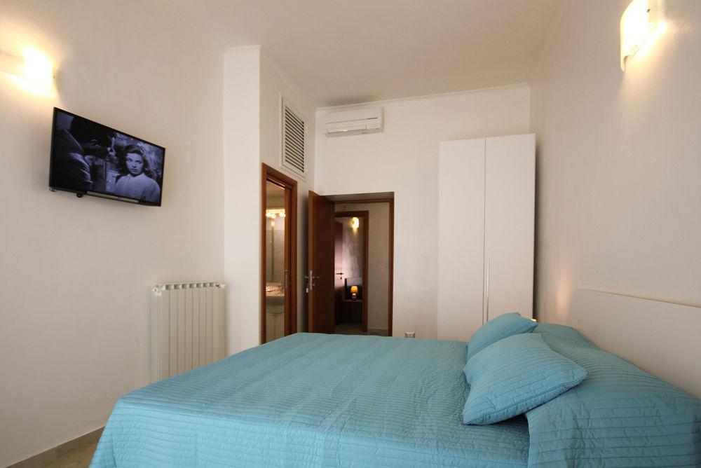 San Pietro's - Affittacamere 2*