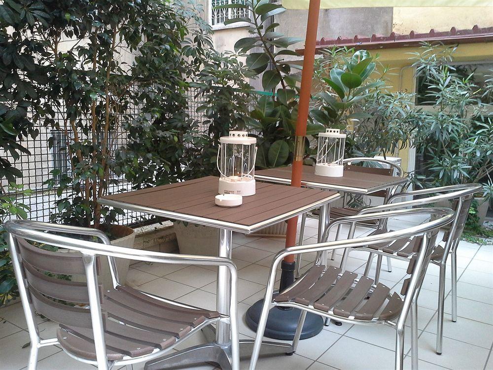 Pratinnvatican Couette-café