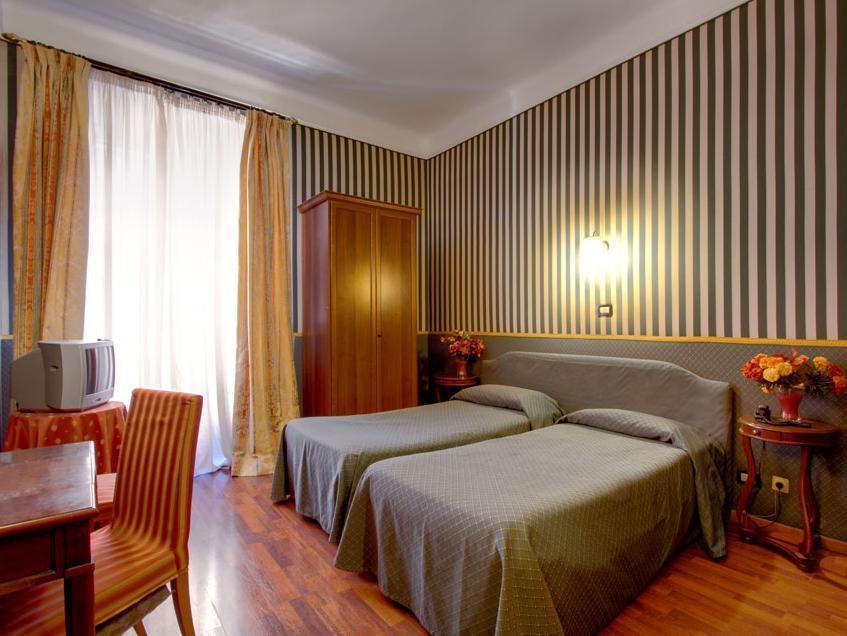 Aquarium Hotel 2*