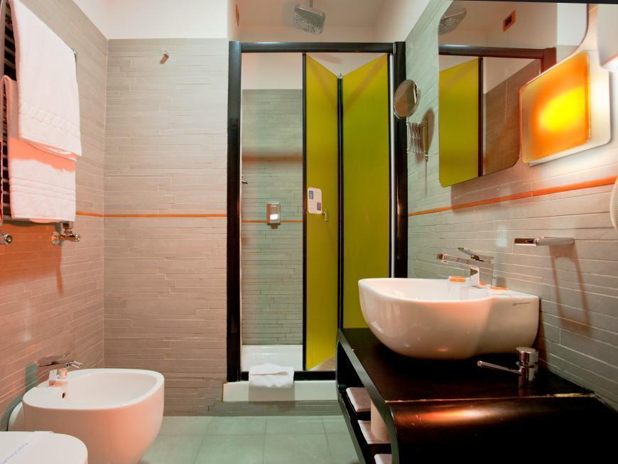 Orange Hotel