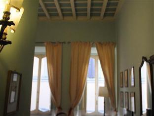 Relais Teatro Argentina 2*
