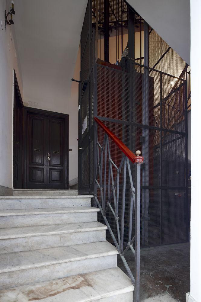 Ht N°9 Colosseo Guest house
