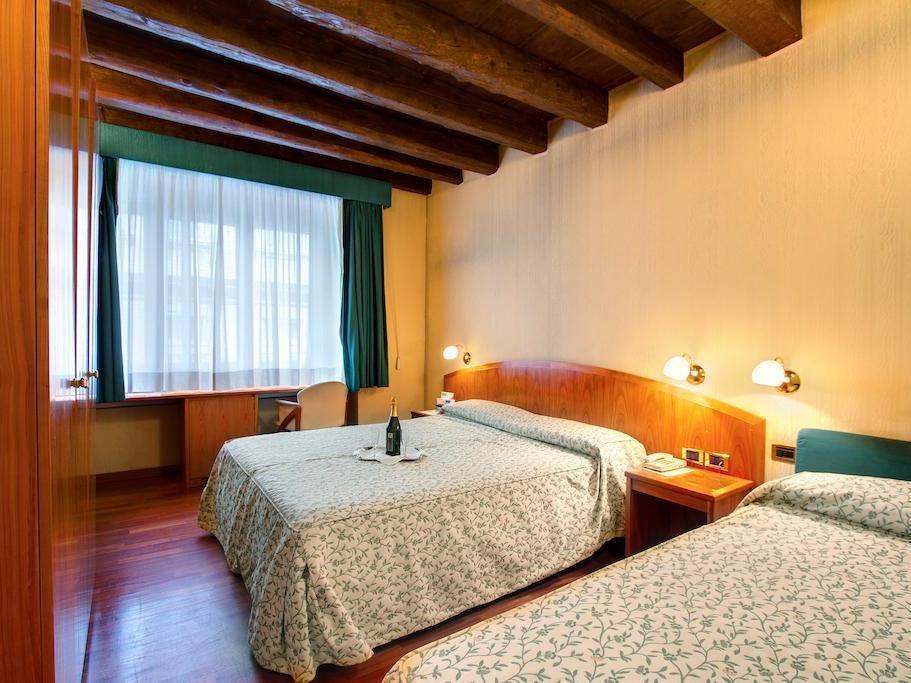 Corot Hotel 3*