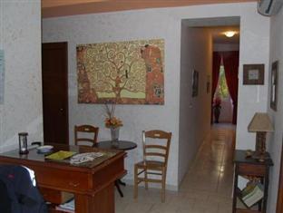 Folia 2* Rome
