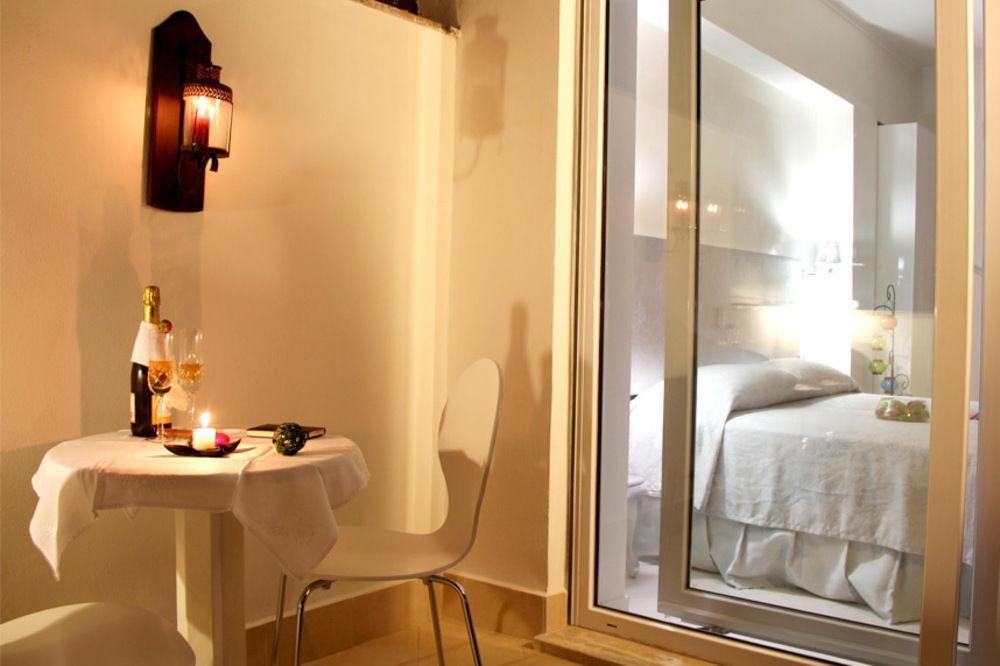 Tiburtina Couette-café 2*