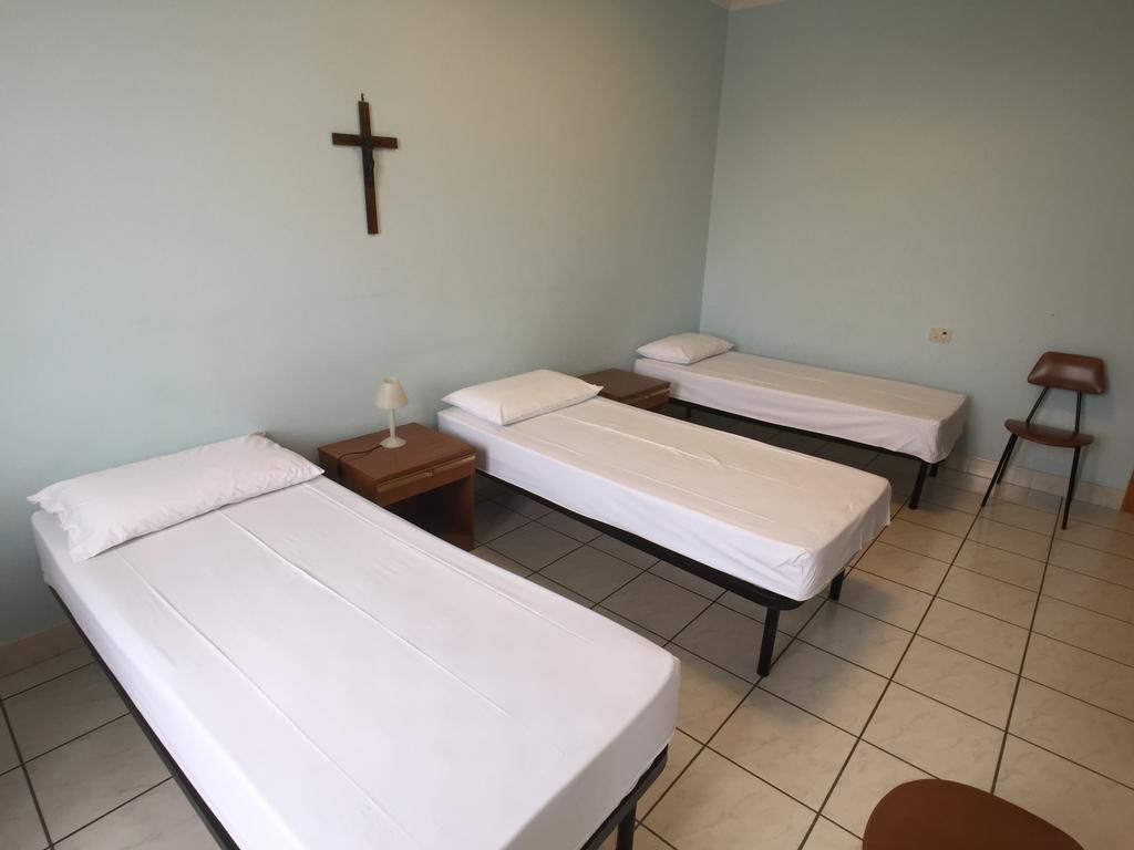 Casa Religiosa Per Ferie Ancelle Del Santuario Guest house Rome