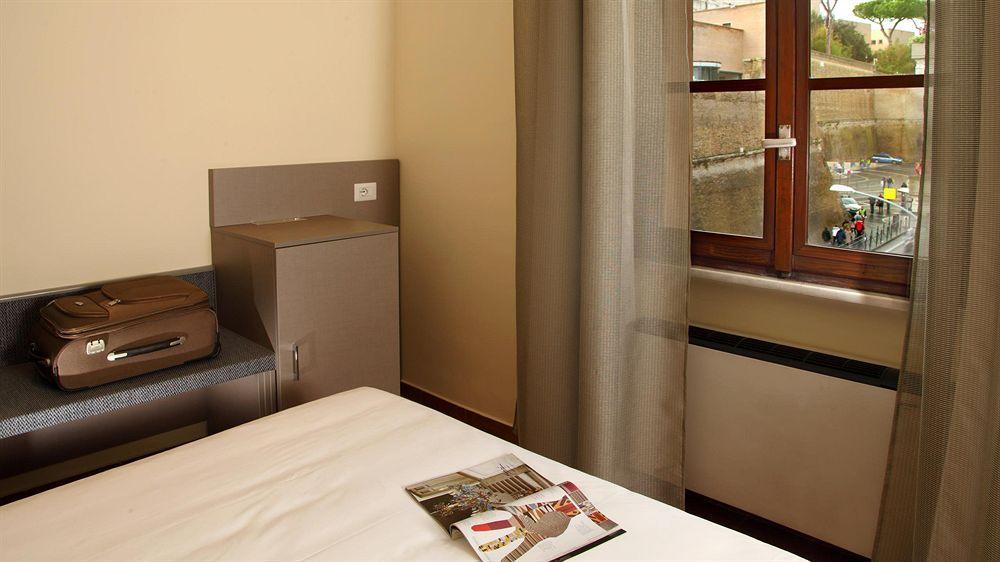 Hearth Hotel 3*