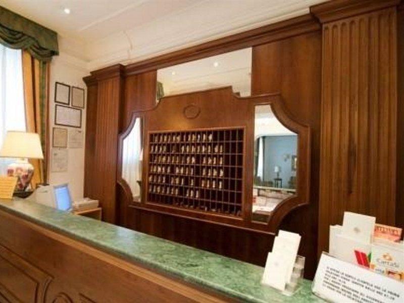 Hotel Raeli Lux