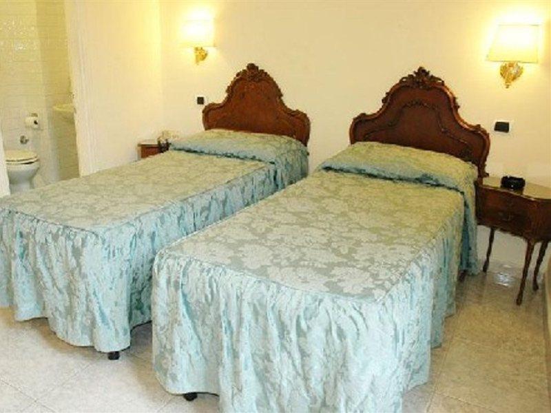 Hotel San Silvestro Rome