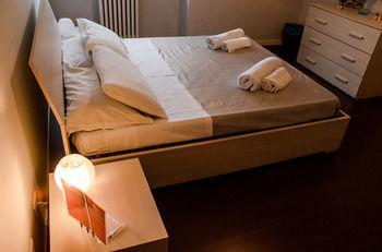 Hotel Brothers And Sisters Bed And Breakfast Roma