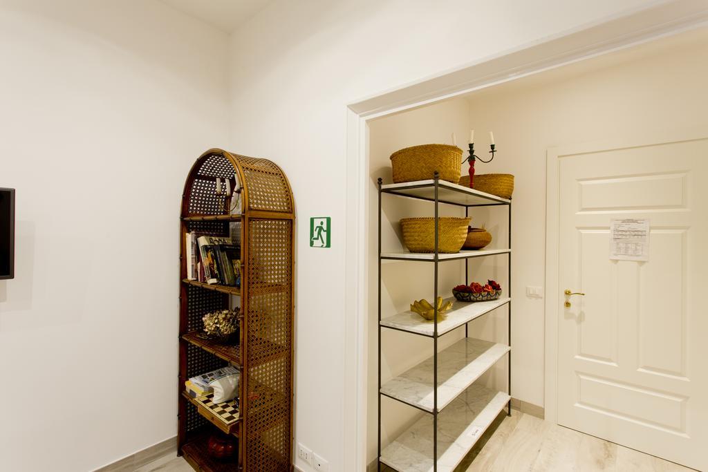 Apartment Venturi House