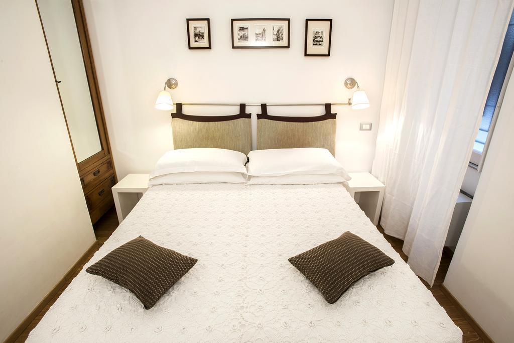Acomodação com café da manhã  B&B Arco Del Lauro
