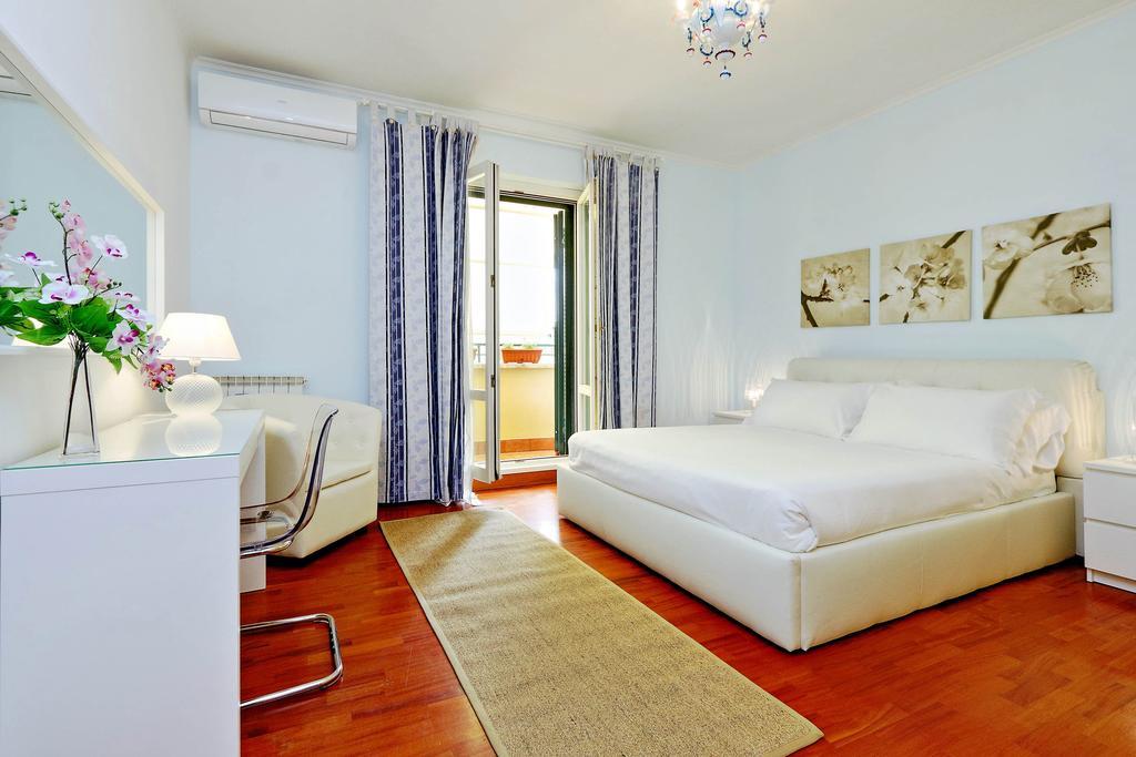 Apartment Mecenate Charme Apartment *