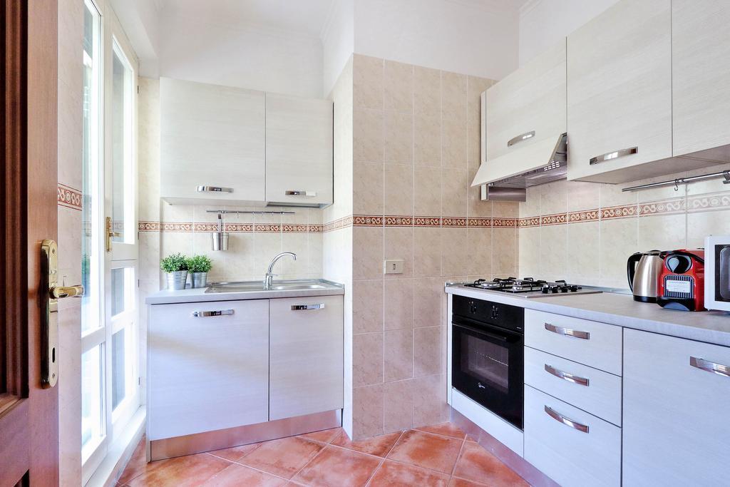 Apartment Mecenate Charme Apartment Rome