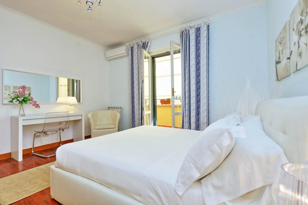 Apartment Mecenate Charme Apartment *