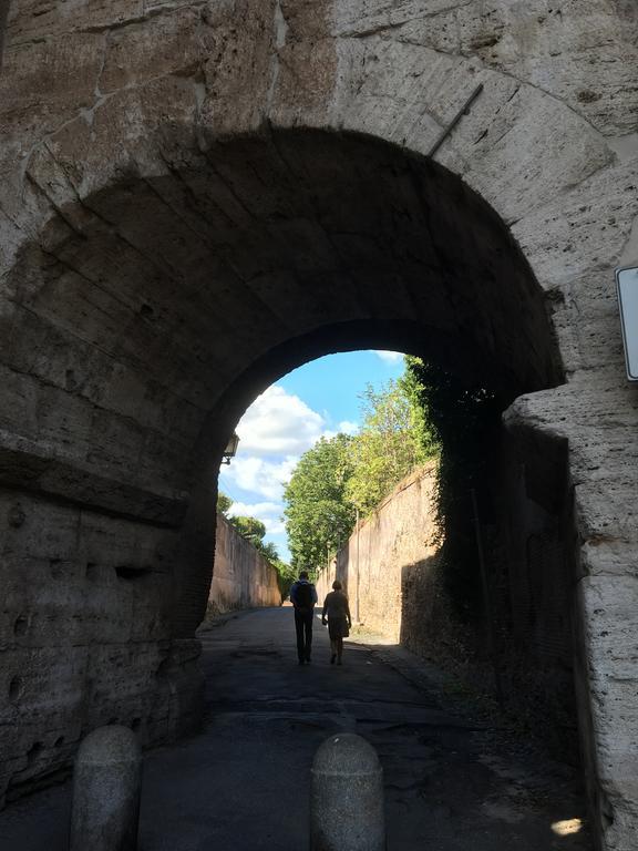 Delightful 100 Meters From The Colosseum Rome