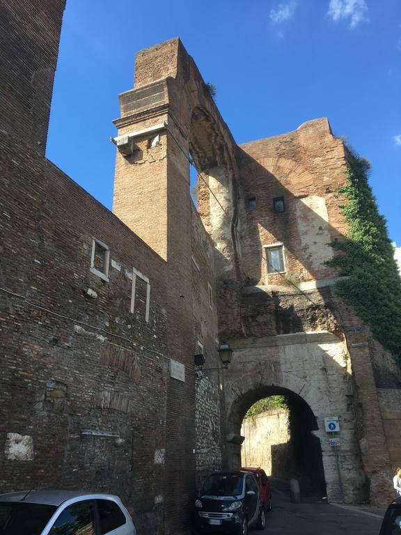 Delightful 100 Meters From The Colosseum Rome