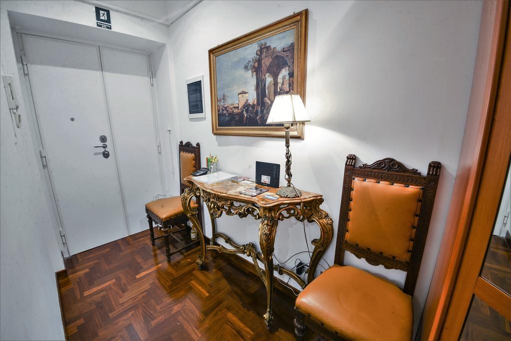Noble Apartment