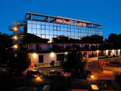 Hotel Zone 4*