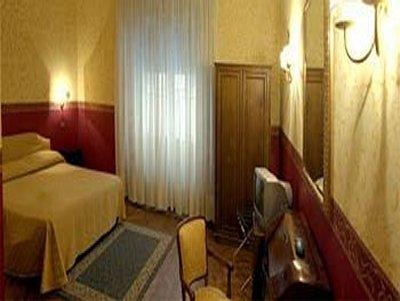 Trinita Dei Monti Hotel Rome