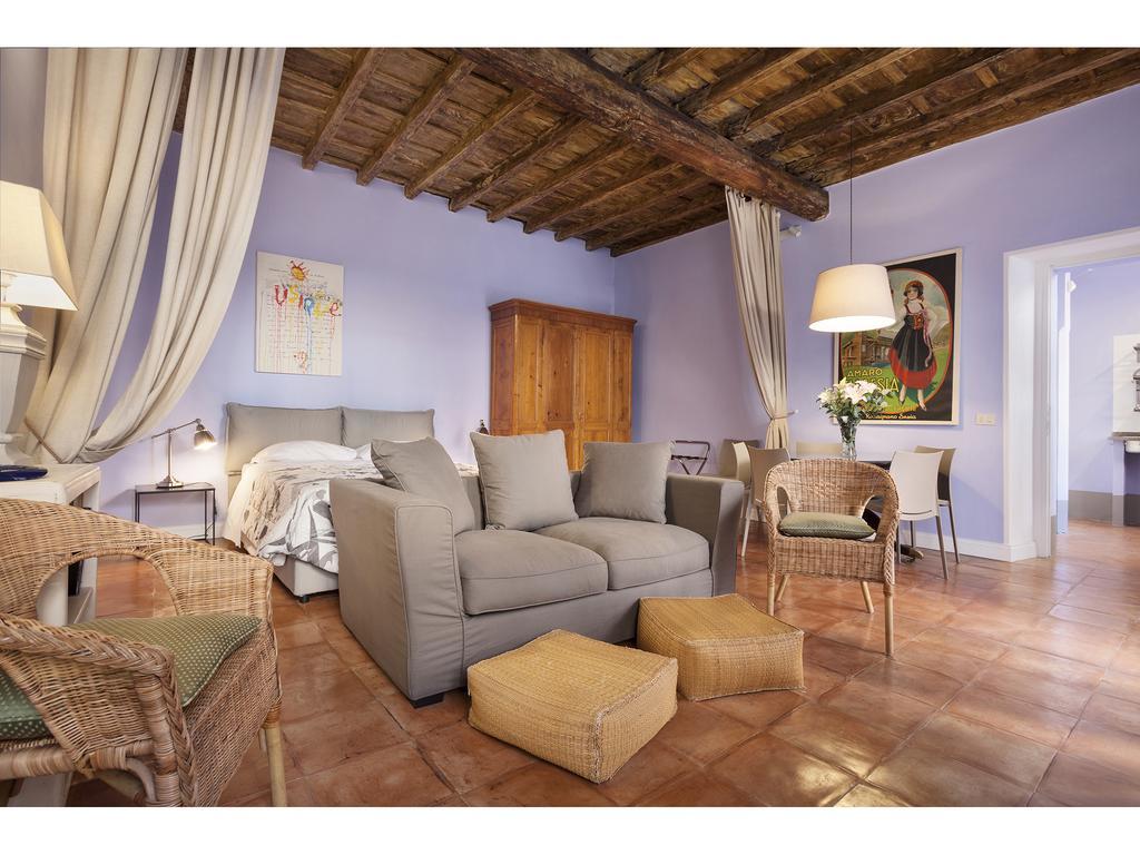 Apartment Via Farina Rome