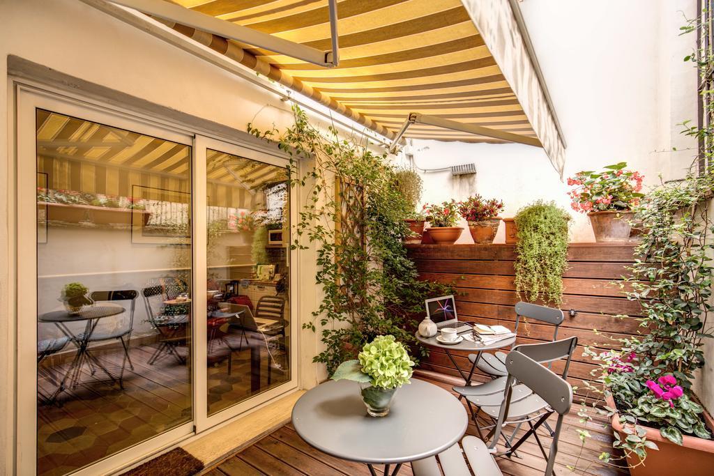 The Club Navona