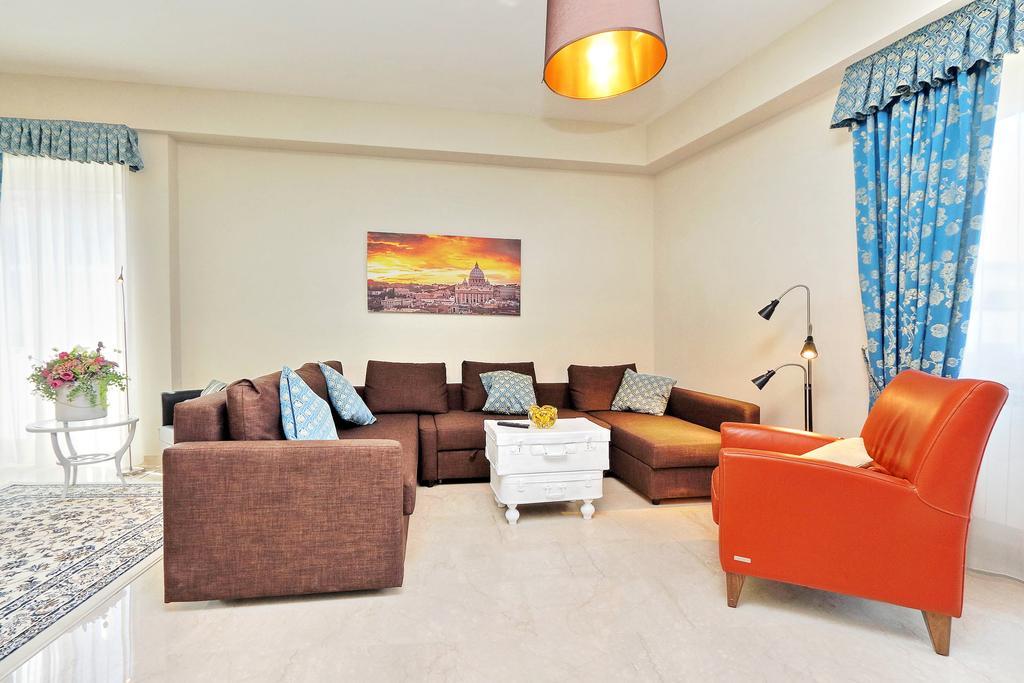 130m² 3 Slaapkamer, 2 Privé Badkamer In Trionfale Appartement *