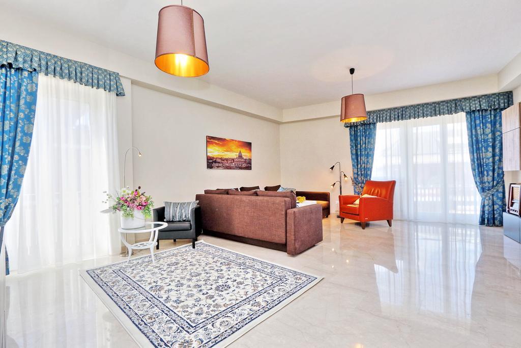 130m² 3 Slaapkamer, 2 Privé Badkamer In Trionfale Appartement
