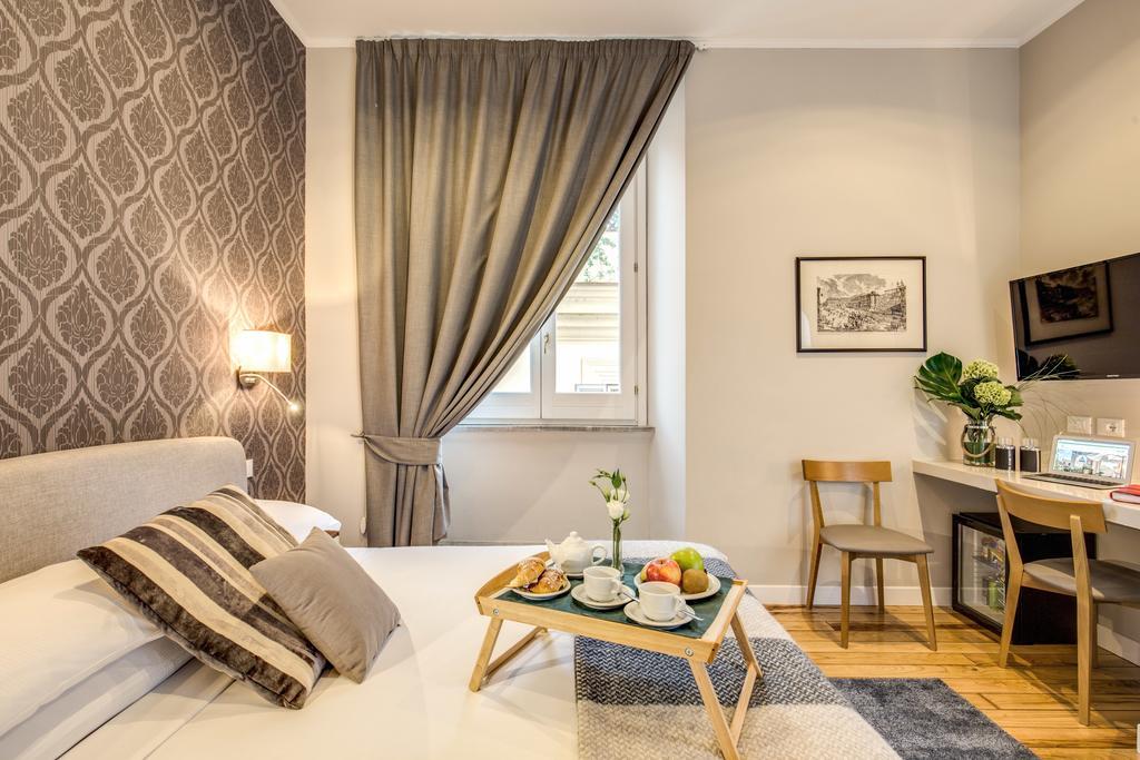 The Club Navona Guest house *
