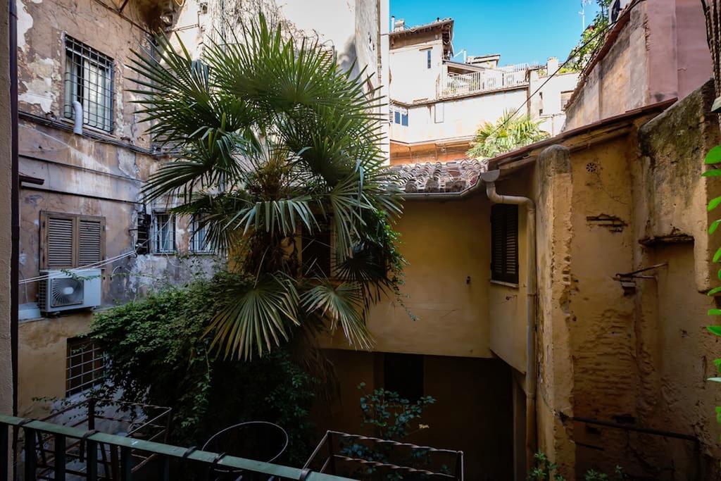Apartment La Minerva Rome