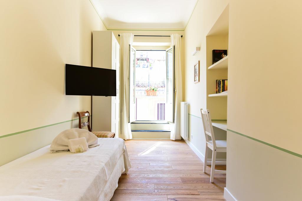 Bright And Comfy 3 Bedroom In Monti Apartment Rome