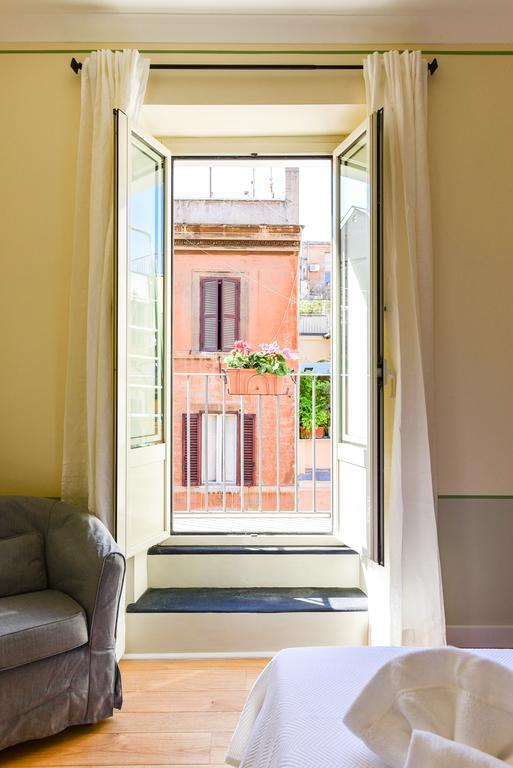 Bright And Comfy 3 Bedroom In Monti Apartment