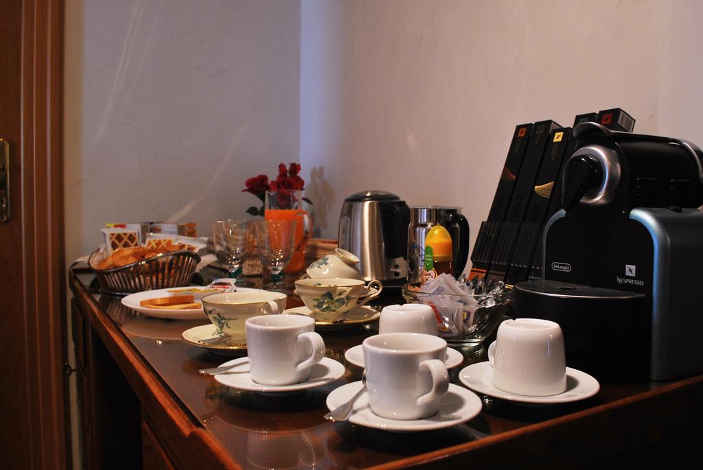 Bed & Breakfast Attico 203 *