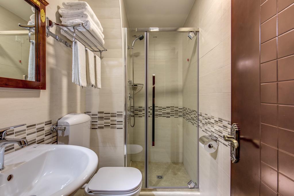 New Albatros Checkin Portafortuna Guesth House