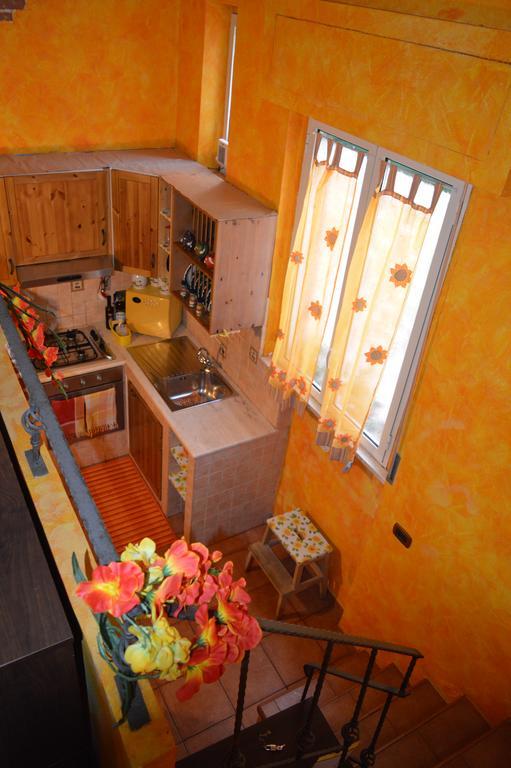 La Casetta Gialla Di Edoardo Apartment