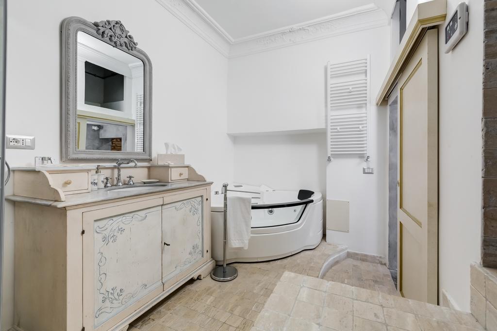 Apartment Colonna Suite - Rome Spanish Steps Suite & Spa