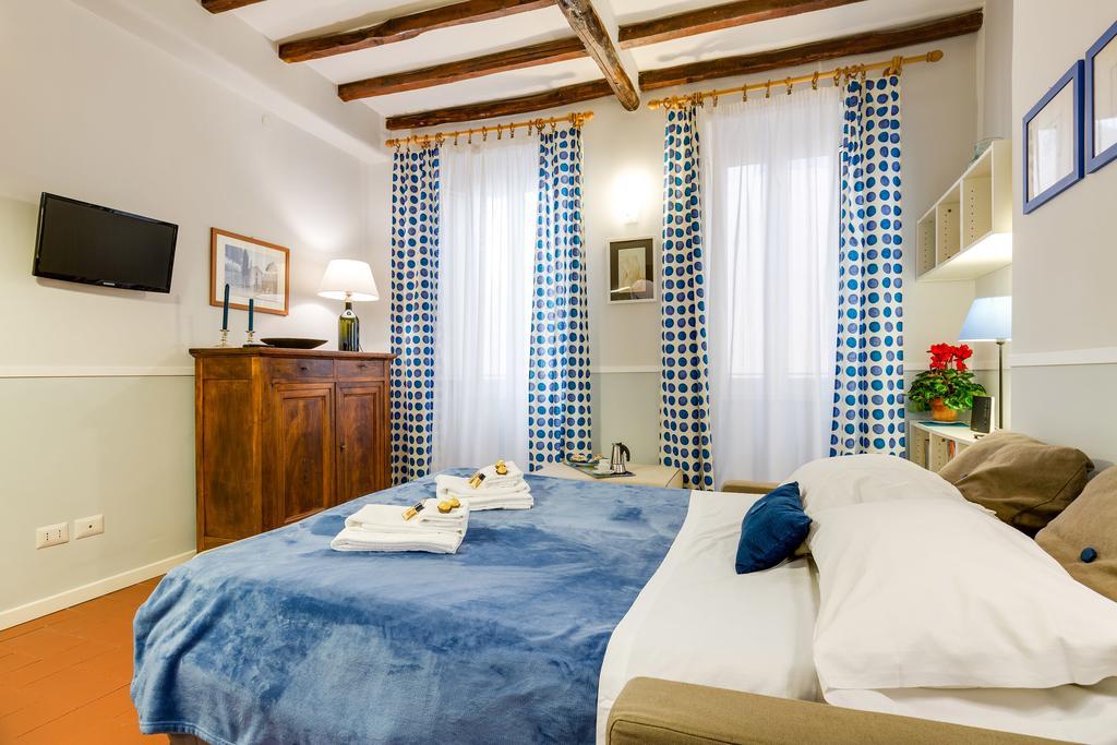 Piazza Dei Satiri Apartment