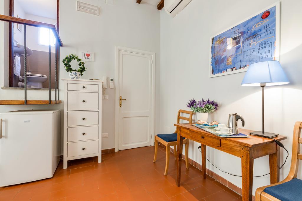 Piazza Dei Satiri Apartment *