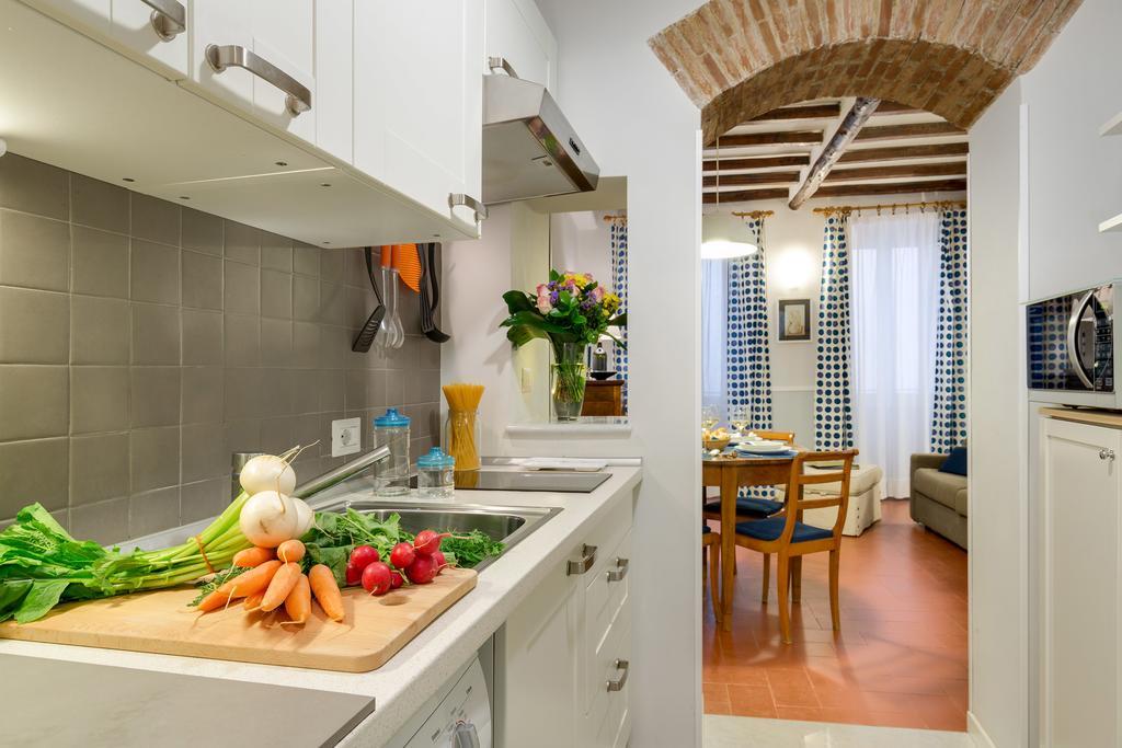 Piazza Dei Satiri Apartment *