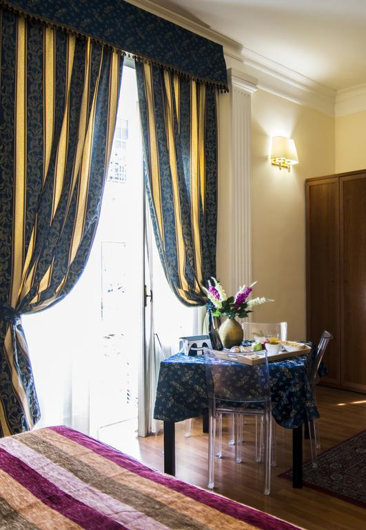 Rosmini Couette-café 2*