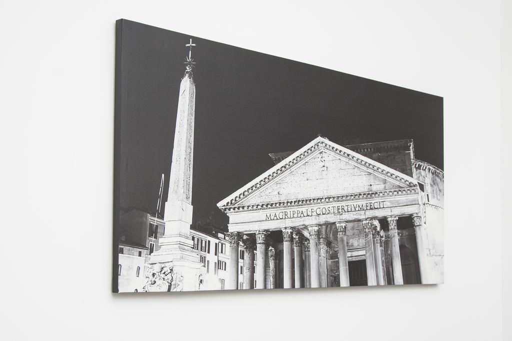 Gens Claudia, Vatican Luxury