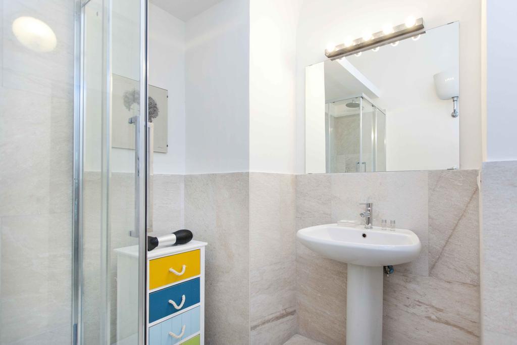 Colosseo Accomodation