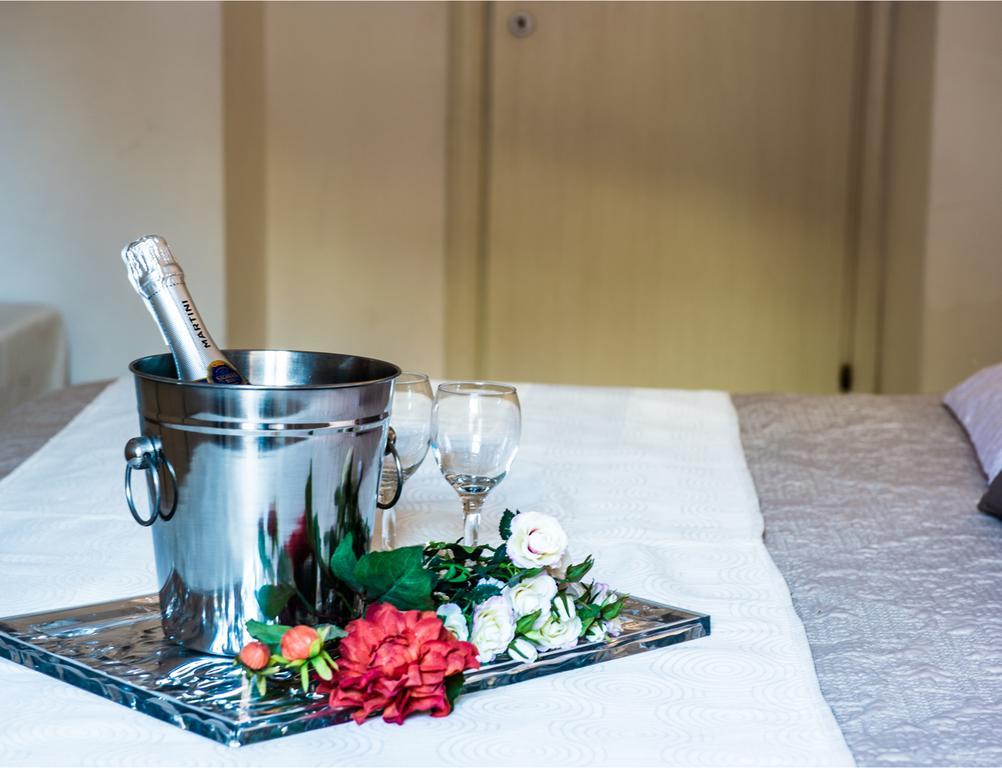 Cavour Guest *